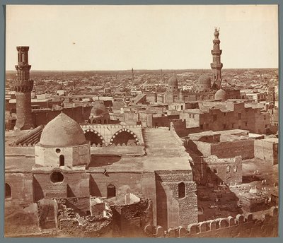 Egyiptom. Kairó. Általános látkép - a háttérben Umm As-Sultan Sza