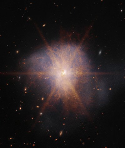Arp 220 (NIRCam és MIRI kép) alkotó: James Webb Space Telescope (NASA)