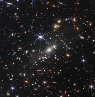 Lensing Galaxy Cluster (Webb első mélytere) alkotó: James Webb Space Telescope (NASA)