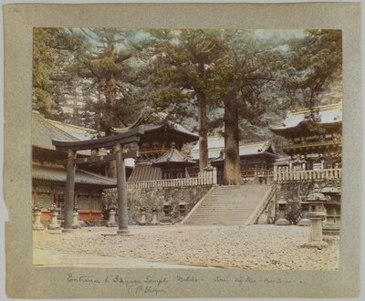 Tōshō-gū, Nikko, Japán bejárata (kézzel színezett fekete-fehér fotó) alkotó: Japanese Photographer