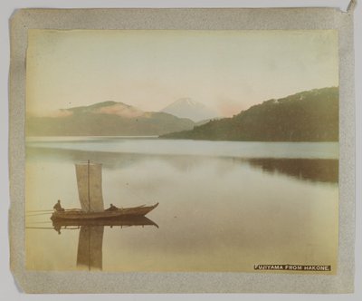 Fujiyama Hakone-ból, Kanagawa prefektúra, Japán (kézzel színezett fekete-fehér fotó) alkotó: Japanese Photographer