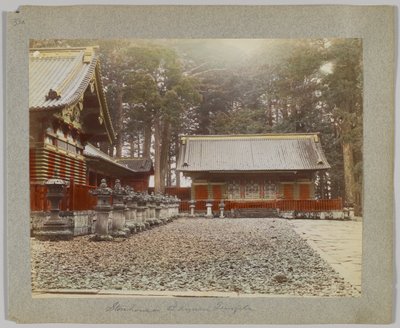 Üzletházak Tōshō-gū-ban, Nikko, Japán (kézzel színezett fekete-fehér fotó) alkotó: Japanese Photographer