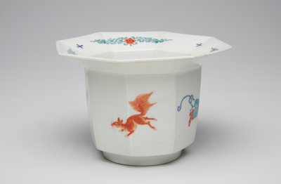 Csésze, 17. század vége – 18. század eleje (Kakiemon, porcelán mázas zománccal) alkotó: Japanese School