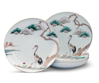 Négy tányér, Edo-korszak (porcelán piros, zöld, kék és fekete zománcozott mázzal és aranyozott) alkotó: Japanese School