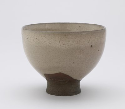 Inkyuzan edény teástál Goki formában, lenyomott titkosítással, Teástál (gokijawan), 1804-25 körül (kőedény rizshéj-hamu mázzal) alkotó: Japanese School