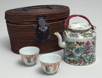 Japán teáskészlet fonott hordtáskával, 1850 körül (porcelán) alkotó: Japanese School