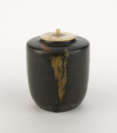 Seto cracked dysprosium dy, type-hold típusú, dysprosium dy (type-hold tea) alkotó: Japanese School