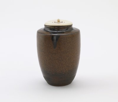 Tea caddy, katatsuki típusú, Edo-kori (kerámia) alkotó: Japanese School