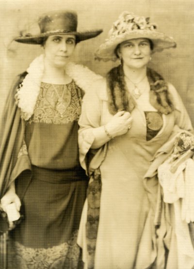 Mrs Coolidge és barátja, Frances Parkinson Keyes alkotó: Jessie Tarbox Beals