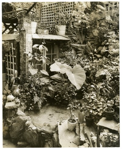 A medence teraszán George és Mary Stonehill otthona, Greenwich Village, New York, USA, 1936-37 körül (zselatin ezüst fotó) alkotó: Jessie Tarbox Beals