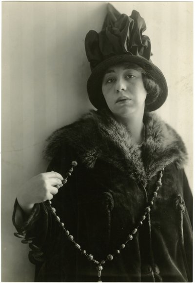 Zoë Akins, a Déclassé szerzője, 1905-40 körül alkotó: Jessie Tarbox Beals