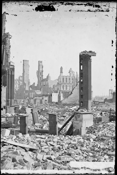 Kilátás a Dearborn és a Monroe Streets délnyugati sarkából, a háttérben a Grand Pacific Hotelvel és az előtérben a Honore blokk romjaival az 1871-es chicagói tűzvész után, 1871 körül. alkotó: Jex Bardwell