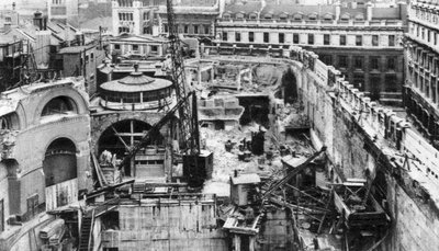 Bank, a londoni Royal Exchange tetejéről nézve, 1926-1927. alkotó: Joel