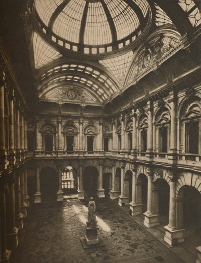 A Királyi Tőzsde üvegtetős belső udvara, 1935. alkotó: Joel