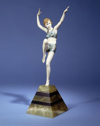 Beach Dancer, 1935 körül (ronz és elefántcsont, hidegen festett patina, zöld és fekete ónix alap) alkotó: Johann Philipp Ferdinand Preiss