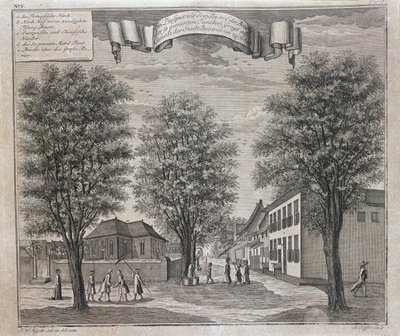 A portugál templom, valamint kínai és európai házak egy bataviai utcában, a Batavia nézetsorozatából, a „Schau-platz von Africa und Ost-Indien” című sorozatból, amelyet Nürnbergben adtak ki 1744-ben. alkotó: Johann Wolfgang Heydt