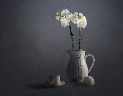 Elegáns orchidea-csendélet alkotó: John-Mei Zhong