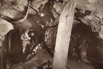 Heave, nyugat felé nézve, Blue Hills bánya, illusztráció a „Mongst bányák és bányászok vagy Underground Scenes by Flash-Light” című művéből, J.C. Burrows és William Thomas, pub. 1893 (szépia fotó) alkotó: John Charles Burrow