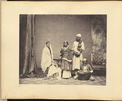 Zenészek csoportja és Nautch lány alkotó: John Edward Saché