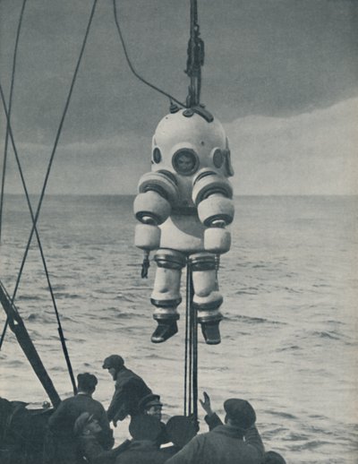 Az örök harc a tenger ellen: páncélozott tok a mélytengeri búvár számára, c1935 alkotó: John Hammerton