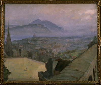 Kilátás Edinburghra a kastélyból, az Esplanade túloldalán az Arthur