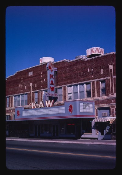 Kaw Színház, Washington Street, Junction City, Kansas, USA alkotó: John Margolies