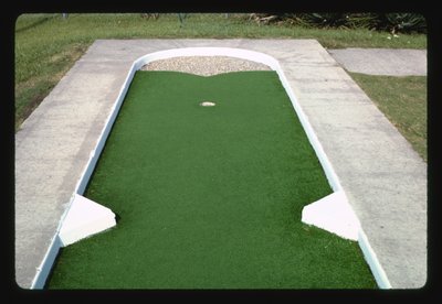 Pebble Trap Hole, Jekyll Island Mini Golf I, Jekyll Island, Georgia, USA alkotó: John Margolies