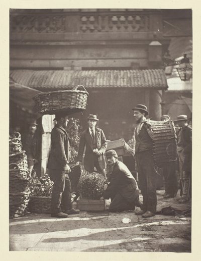 Covent Garden Labourers, 1881. alkotó: John Thomson