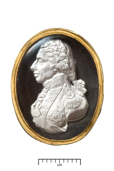 Lord Nelson admirális aranygyűrű, 1820 körül (arany és szulfid) alkotó: John after De Vaere