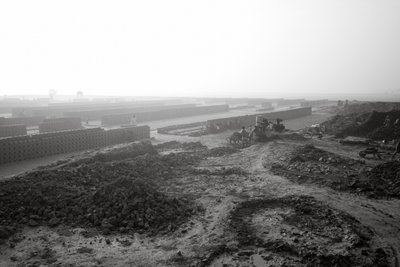 Téglagyárak Kalkuttában, India, 2016 (fotó) alkotó: Jon Nicholson