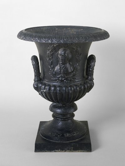 Washington Vase, c. 1862 (öntöttvas) alkotó: Jordan L. Mott