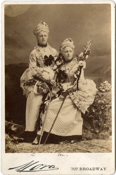 Rives Twins (szépia nyomtatással) alkotó: José Maria Mora