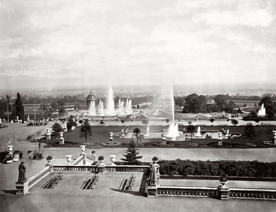 A londoni Kristálypalota: teraszok és szökőkutak, 1870 körül (fekete-fehér fotó) alkotó: Joseph Paxton