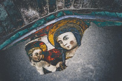 Madonna és gyermeke, a Mária és Jézus Savonnában című sorozatból, 2015 (fotó) alkotó: Joy Lions