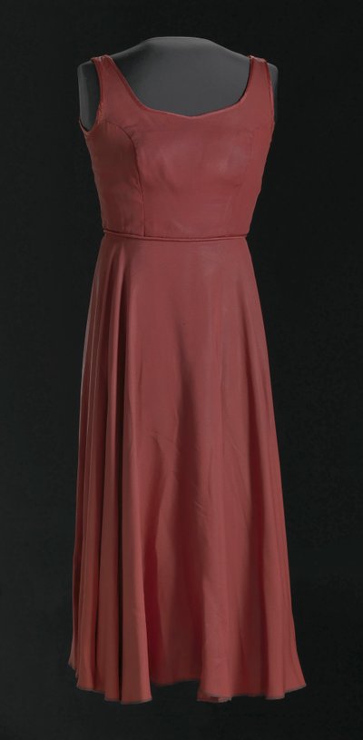 Jelmez ruha Lady in Red számára színes lányoknak... a Broadwayn, 1976-1978. alkotó: Judy Dearing