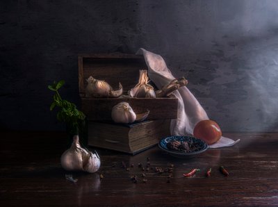 Rusztikus fokhagyma-csendélet alkotó: Judy Tseng