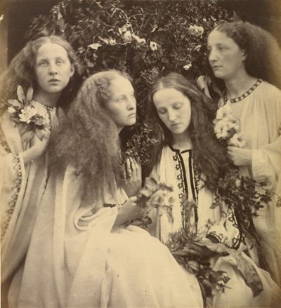 A lányok rózsabimbó kertje alkotó: Julia Margaret Cameron