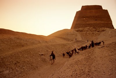 Meidum piramisa,Egyiptom Óbirodalma; Pásztorok; Egyiptom alkotó: Kenneth Garrett