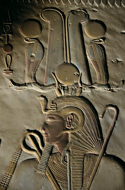 Relief az abüdoszi I. Szeti templomból, Egyiptom, Abüdosz; faragás; alak; Szeti; isten; korona..., 2005 (fénykép) alkotó: Kenneth Garrett
