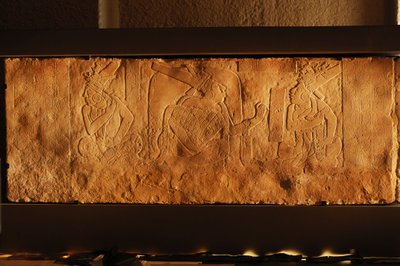 Templom 19 trónpad, Palenque, Mexikó, Akhal Mo Nab faragása, 2005 (fotó) alkotó: Kenneth Garrett