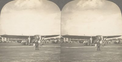 A repülés 3 szterográf nézeteiből álló csoport, beleértve a Wright testvéreket, 1900-1929. alkotó: Keystone View Company