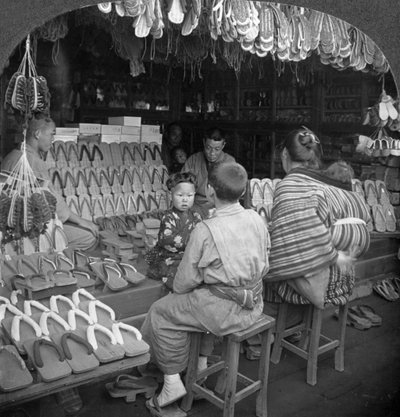 Japán cipőbolt, XX. század eleje alkotó: Keystone View Company