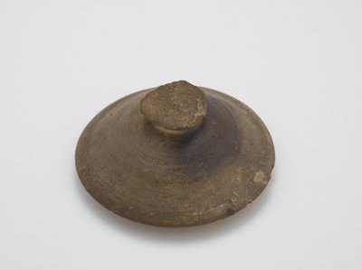 Fedő, 6. század első fele (unglaze kőedény, természetes hamumáz nyomaival) alkotó: Korean School