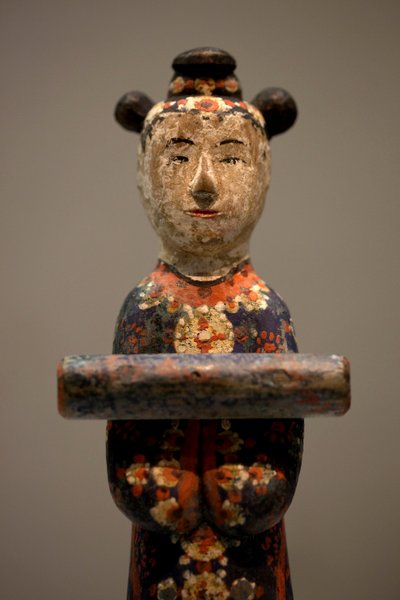 Sír dekoratív alakja. Polikróm faragott fa, késő Joseon (Choson) korszak alkotó: Korean School