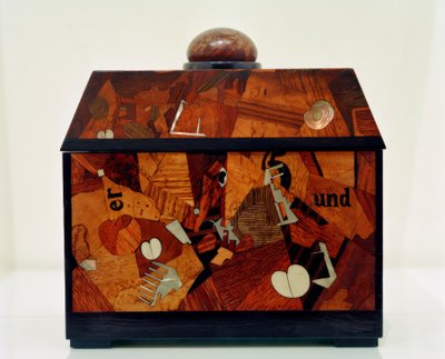 Intarziás szósz alkotó: Kurt Schwitters