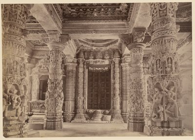 Ajtó és felső pillérek, Delwara templom, Mount Abu alkotó: Lala Deen Dayal