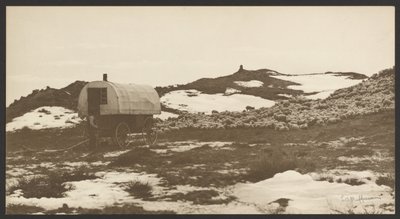[Drifter, birkásszekér és zenekar a téli fekhelyen] alkotó: Laton Alton Huffman