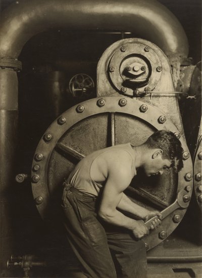 [Gőzszerelő, vagy Gőzgépész és gőzszivattyú] alkotó: Lewis W. Hine