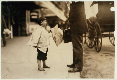 A 6 éves újságos, Hyman 18 óráig árulja az újságokat. Lawrence-ben, Massachusetts államban, 1911 alkotó: Lewis Wickes Hine
