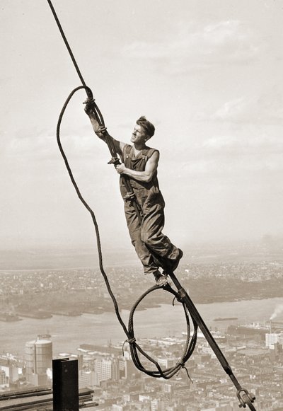 Építőmunkás, Empire State Building, New York City, 1930 körül alkotó: Lewis Wickes Hine